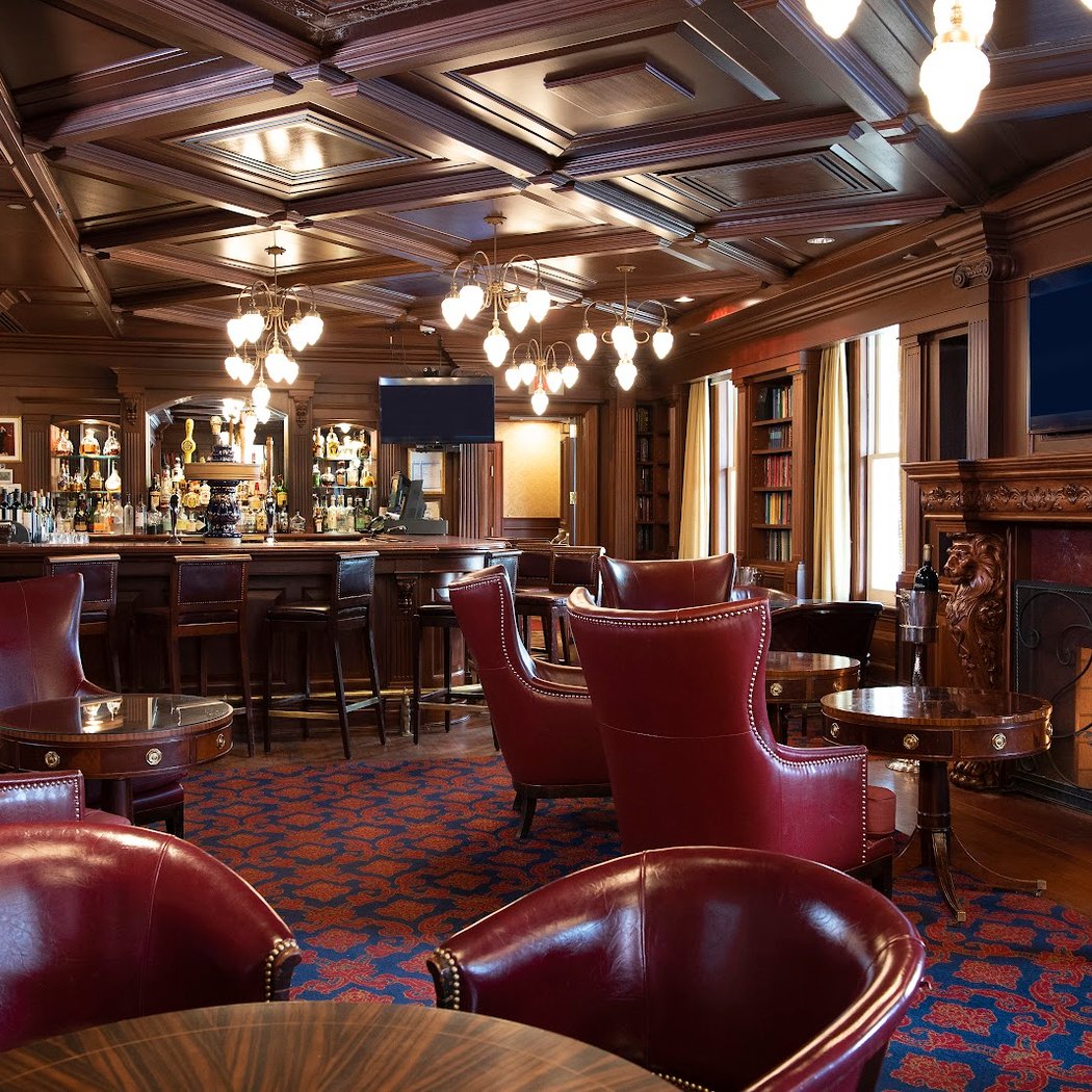Churchill Lounge 1
